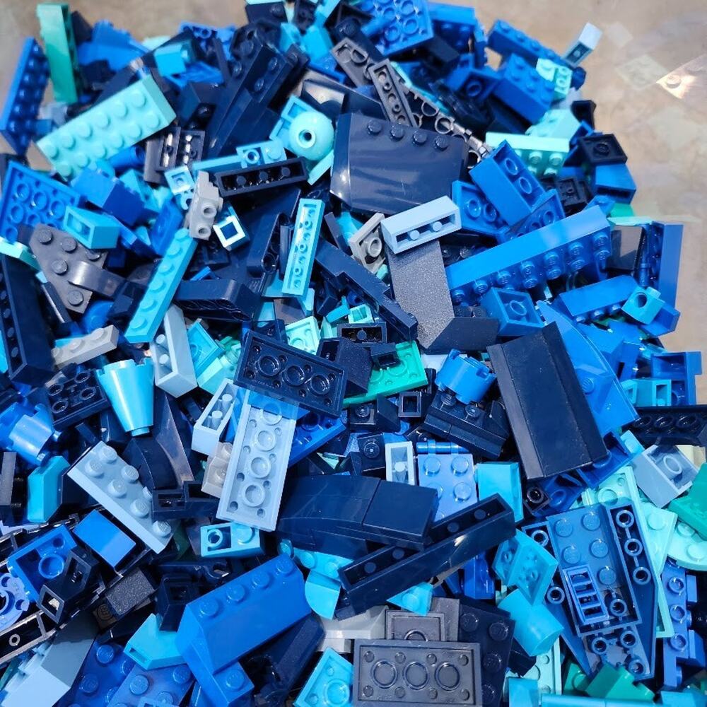 Bulk Lego: Blue Shade Mix - Sorted 15oz Bricks, Flats, Studs, Angles, Baseplate - Picture 2 of 2